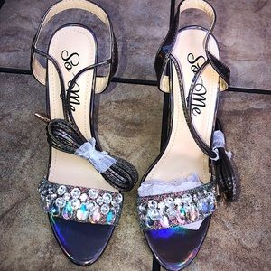 Brand new 5in stilettos:) never worn!  Size 9